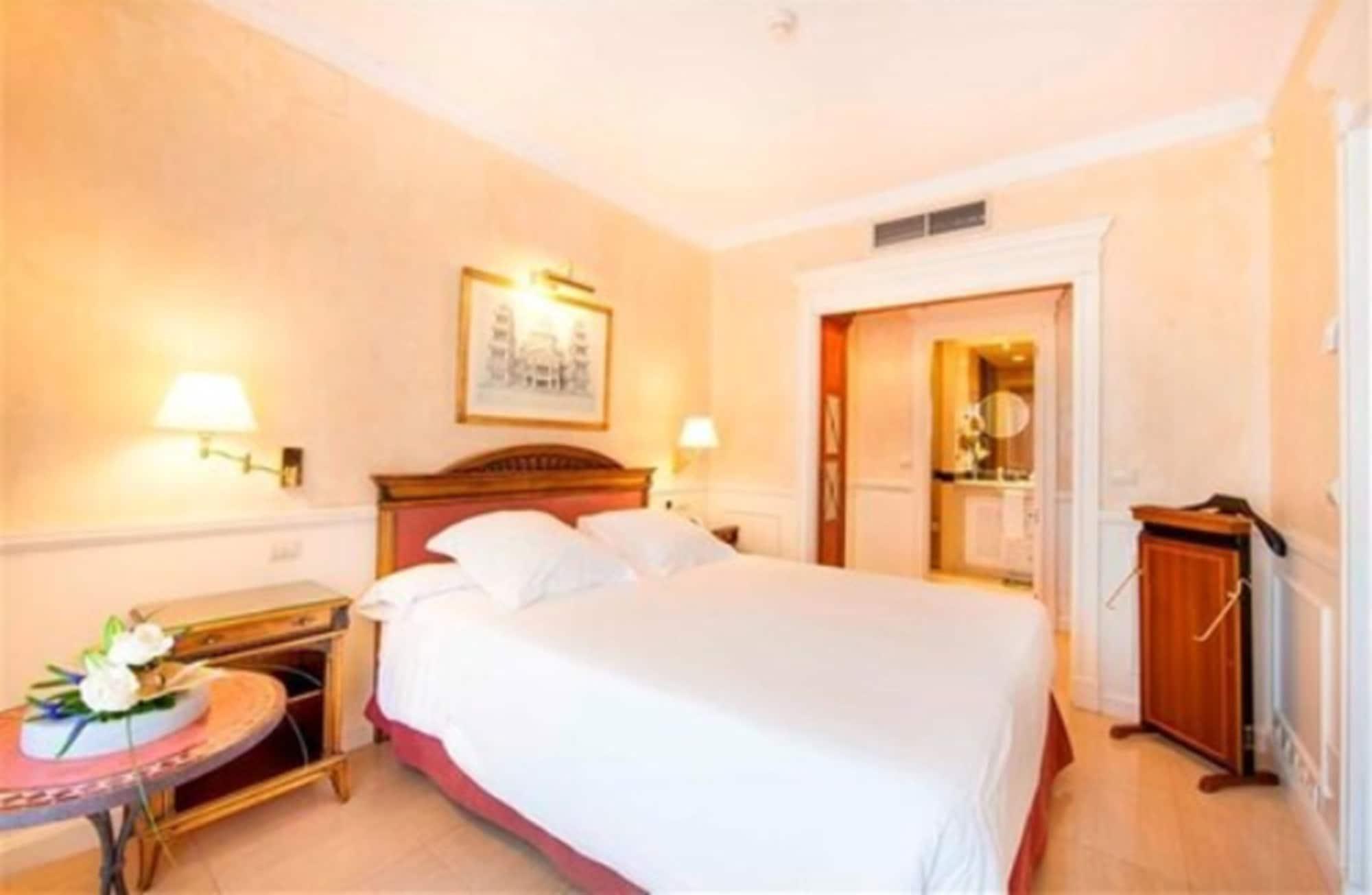 Apartamentos Guadalpin Boutique Marbella Exteriör bild