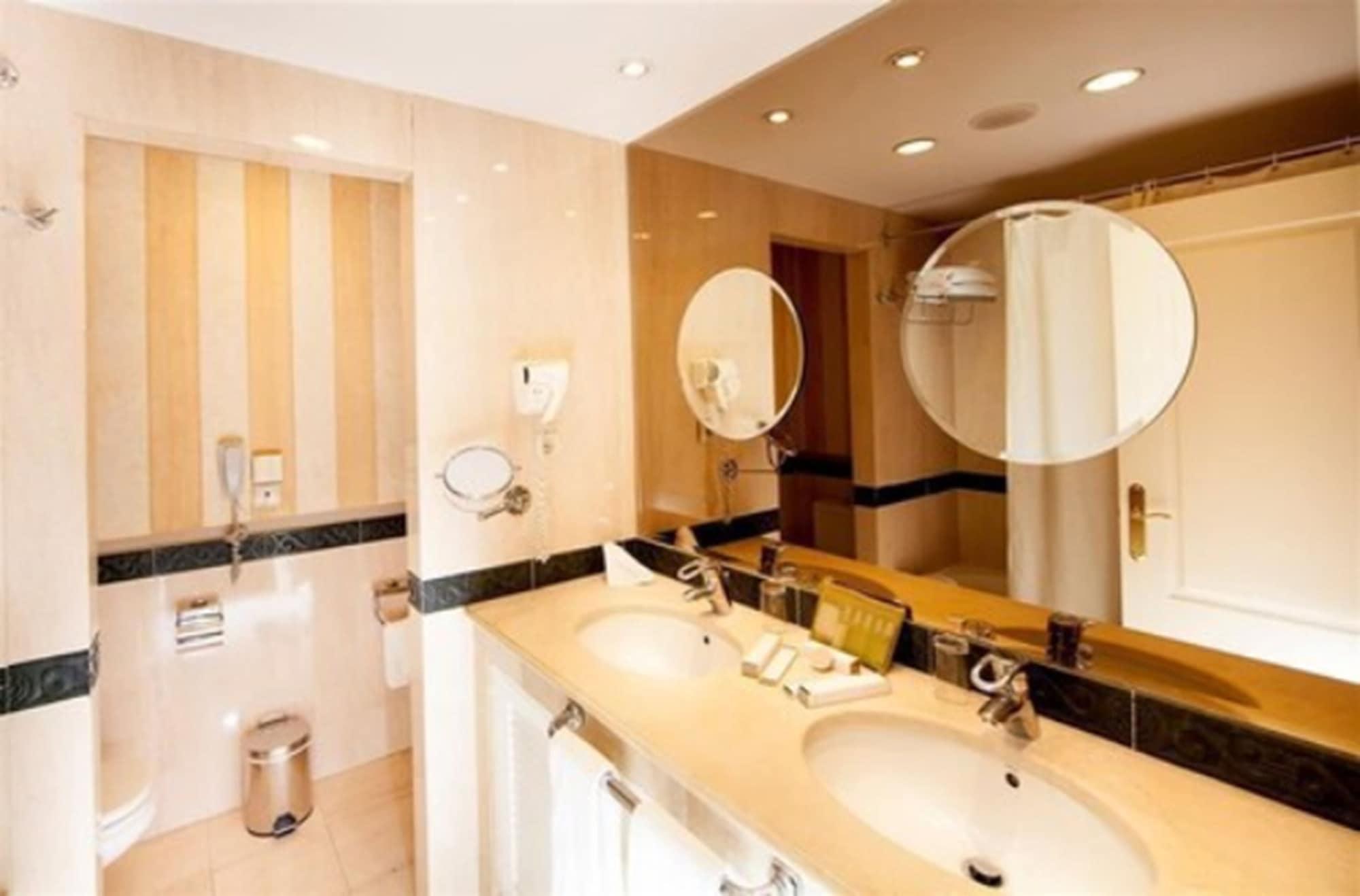 Apartamentos Guadalpin Boutique Marbella Exteriör bild