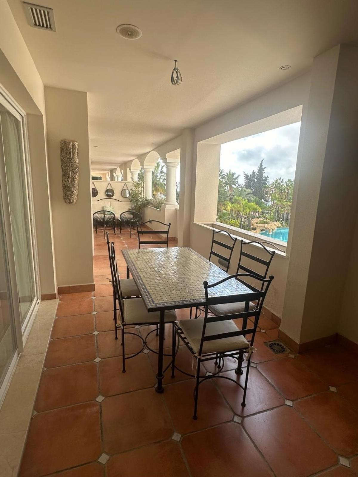 Apartamentos Guadalpin Boutique Marbella Exteriör bild